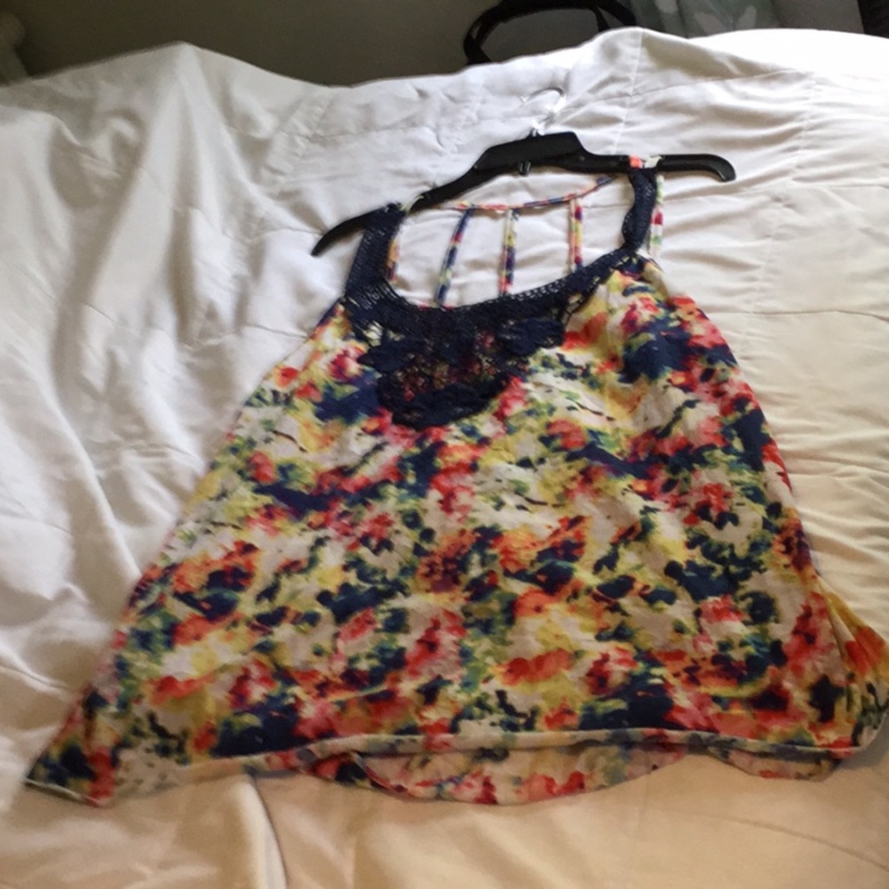 Patterned top with embroidery